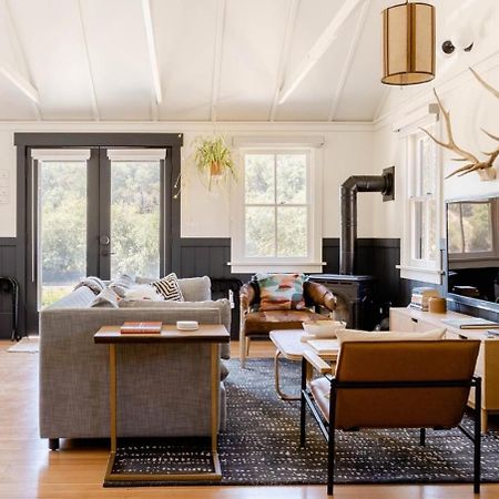 Wild Hair Studio-Stylish Farm Stay W Ev Charger أررويو غراندي المظهر الخارجي الصورة